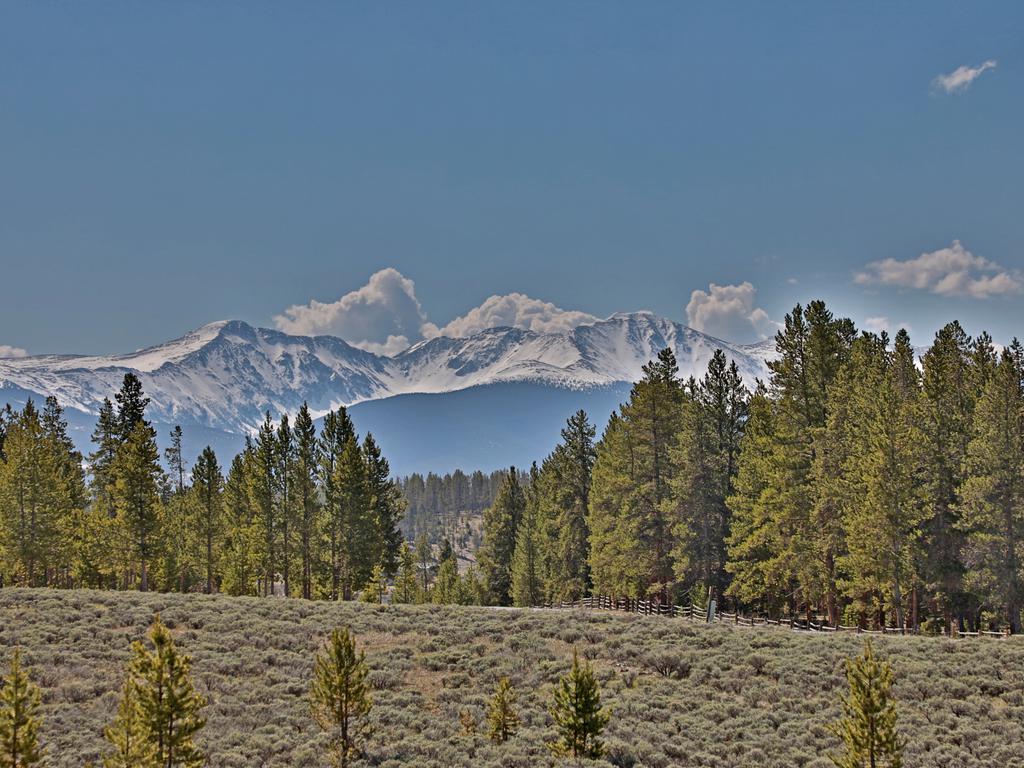 Mountain Peak Vacation Rental in Tabernash - RedAwning
