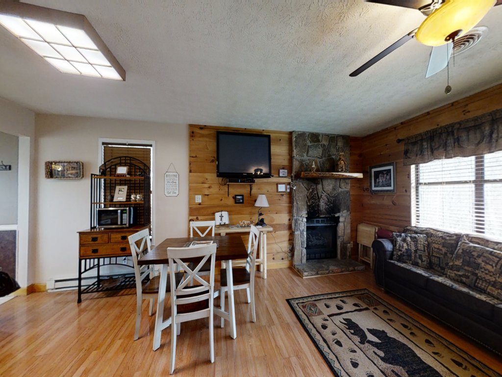 Heaven's Door Vacation Rental in Sevierville - RedAwning