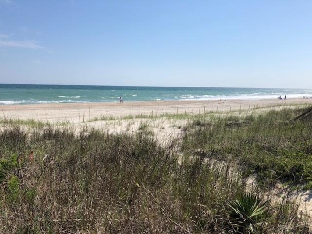 A Peace of Heaven / 885 Ocean Blvd West Vacation Rental in Holden Beach - RedAwning