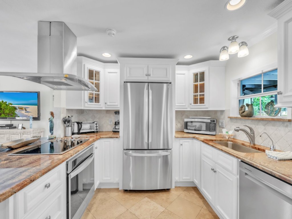 Manatee Manor Vacation Rental in Anna Maria - RedAwning