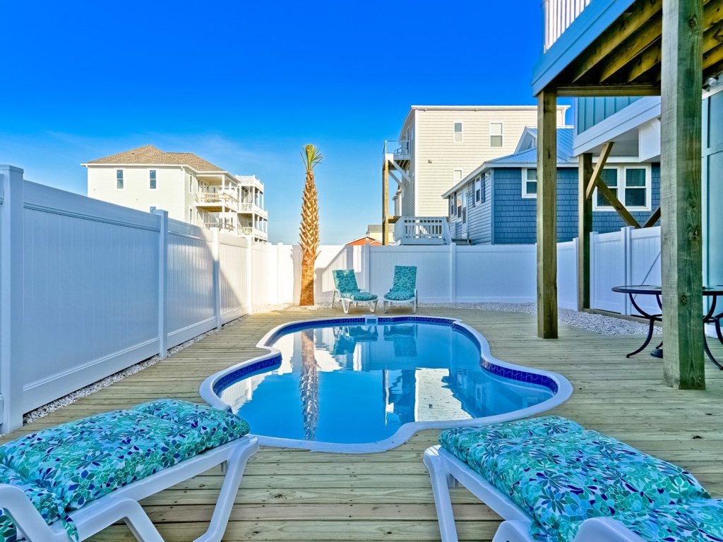 Knot A Care / 285 Ocean Blvd East Vacation Rental in Holden Beach - RedAwning