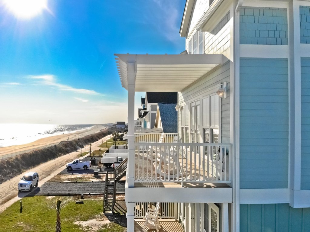Knot A Care / 285 Ocean Blvd East Vacation Rental in Holden Beach - RedAwning
