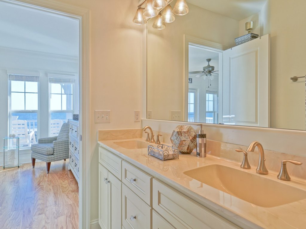 Knot A Care / 285 Ocean Blvd East Vacation Rental in Holden Beach - RedAwning