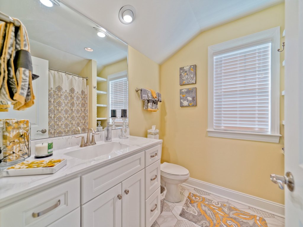 Knot A Care / 285 Ocean Blvd East Vacation Rental in Holden Beach - RedAwning