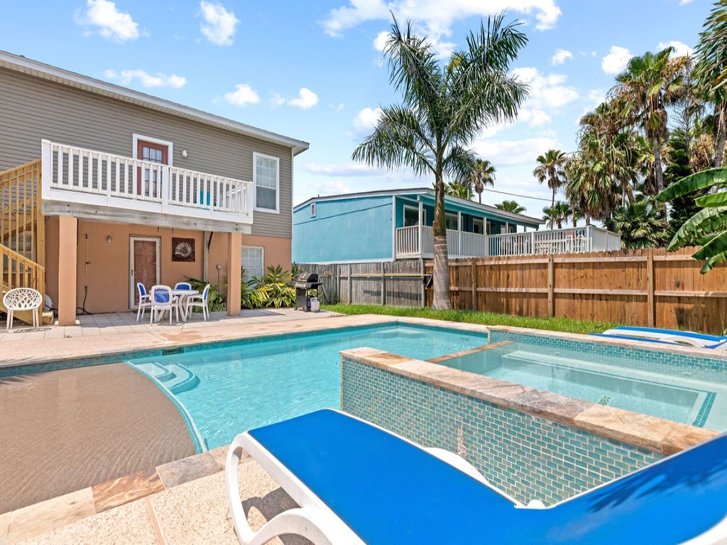 106 E. Oleander Vacation Rental in South Padre Island - RedAwning