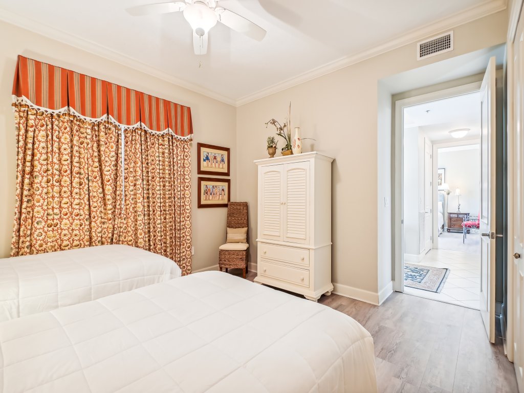Harbor Landing 201A - Beautiful 3 BR End unit with huge balconies Vacation Rental in Destin - RedAwning