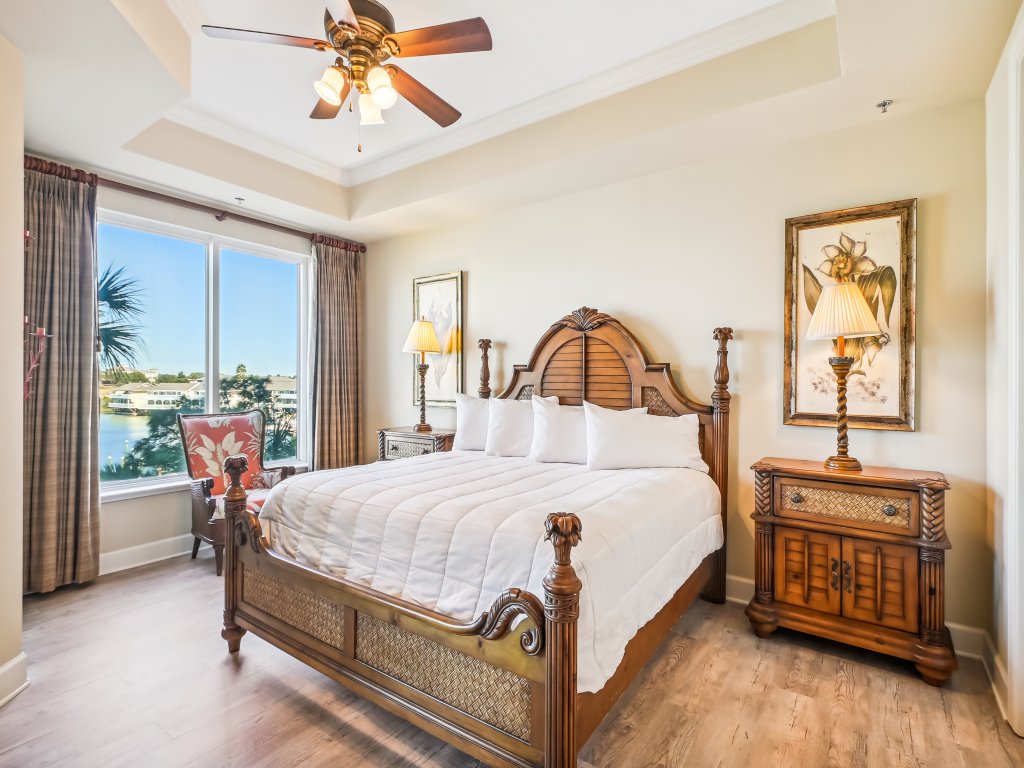 Harbor Landing 201A - Beautiful 3 BR End unit with huge balconies Vacation Rental in Destin - RedAwning