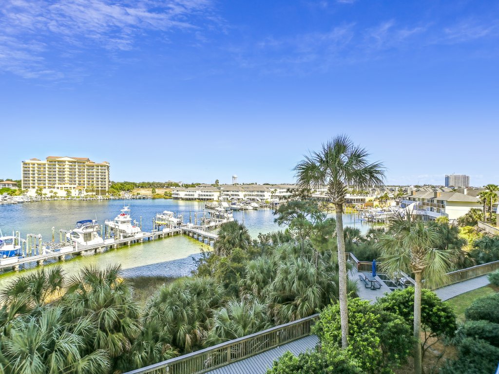 Harbor Landing 201A - Beautiful 3 BR End unit with huge balconies Vacation Rental in Destin - RedAwning