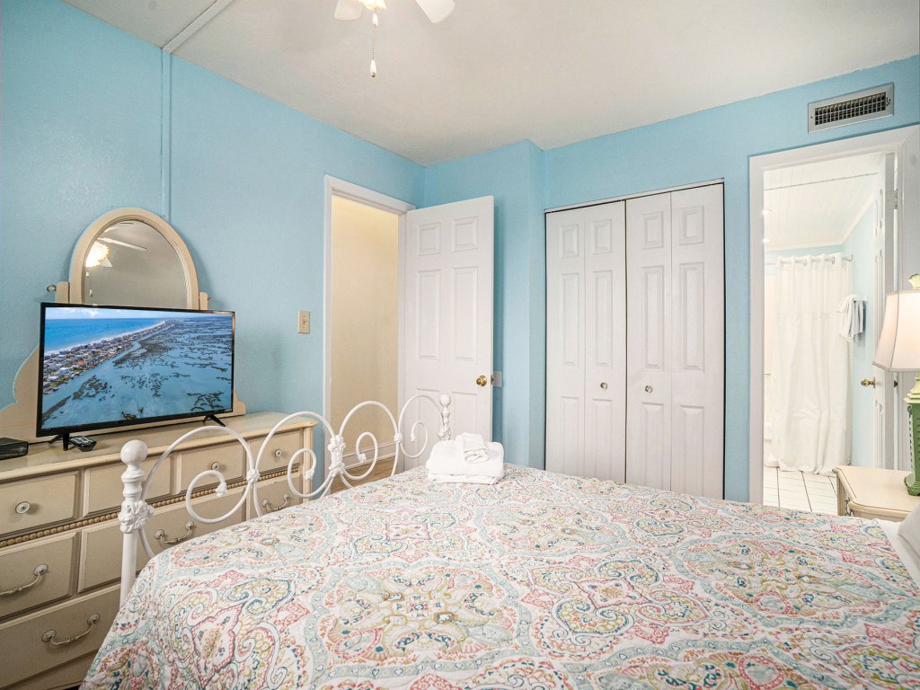 0603  Waters Edge Resort Vacation Rental in Garden City Beach - RedAwning