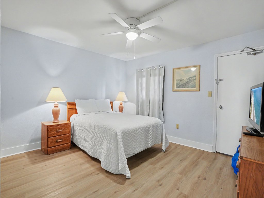 1412 Waters Edge Resort Vacation Rental in Garden City Beach - RedAwning