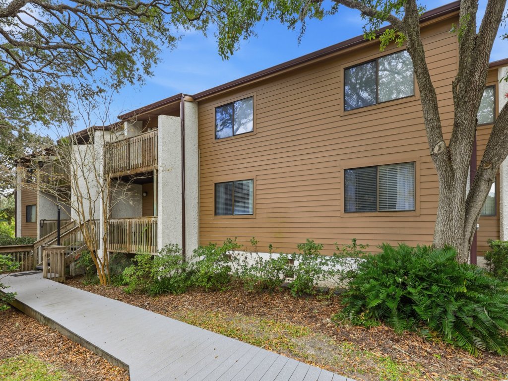 Dog Friendly Forest Ridge Condo Close to Beach Vacation Rental in Fernandina Beach - RedAwning