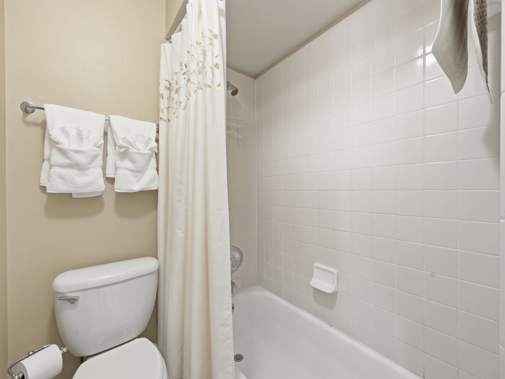 Dog Friendly Forest Ridge Condo Close to Beach Vacation Rental in Fernandina Beach - RedAwning