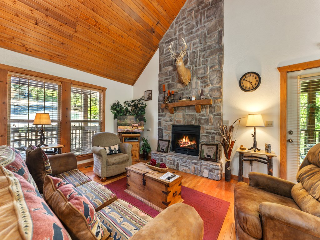SBL22-4 -Whispering Woods Lodge-Sleeps 10 Vacation Rental in Branson West - RedAwning