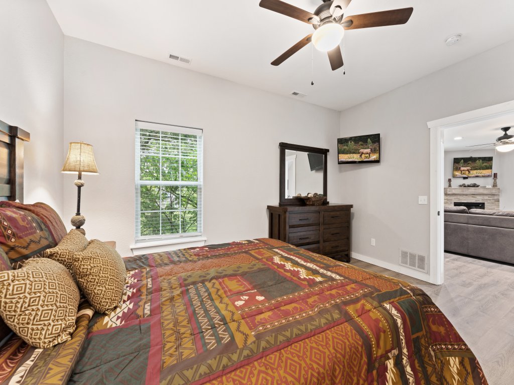 SBL22-4 -Whispering Woods Lodge-Sleeps 10 Vacation Rental in Branson West - RedAwning