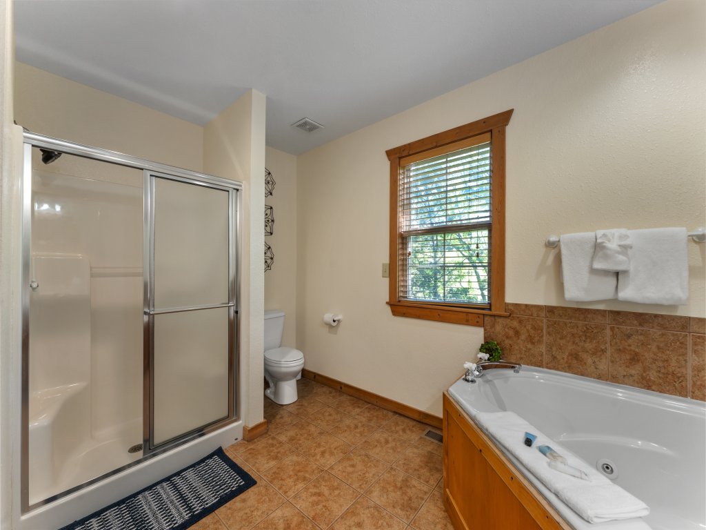 SBL22-4 -Whispering Woods Lodge-Sleeps 10 Vacation Rental in Branson West - RedAwning