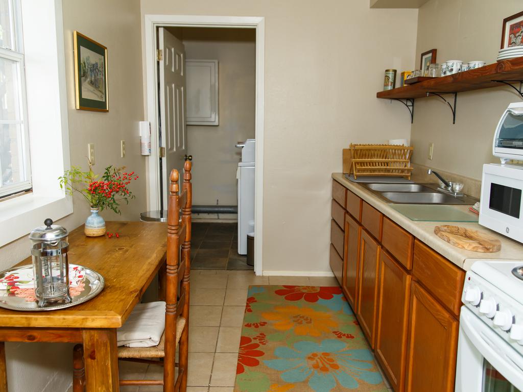 The Blue Room - Charming Studio, Great Location! Vacation Rental in Alpine - RedAwning