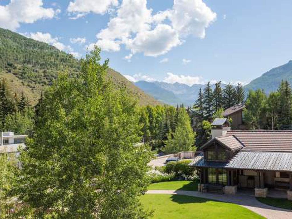 Mill Creek Court Condos 100 yards from Gondola Vacation Rental in Vail - RedAwning