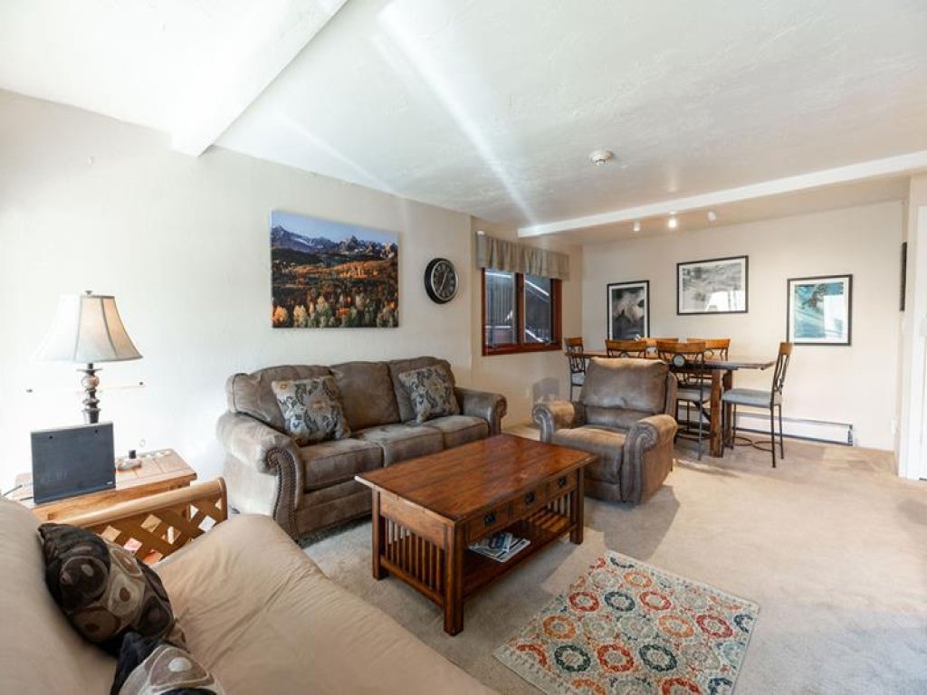 Breakaway West Ski Condo 1,5 miles from the Lifts Vacation Rental in Vail - RedAwning