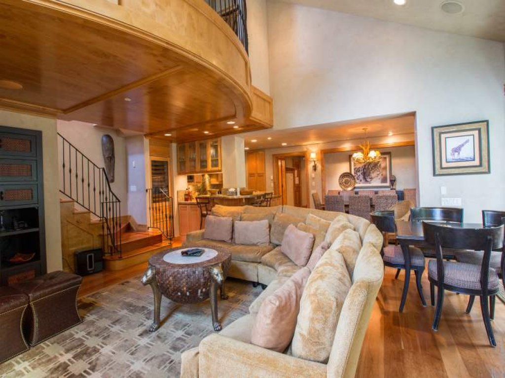 Northwoods Luxury Condo Close to Chairlift Vacation Rental in Vail - RedAwning