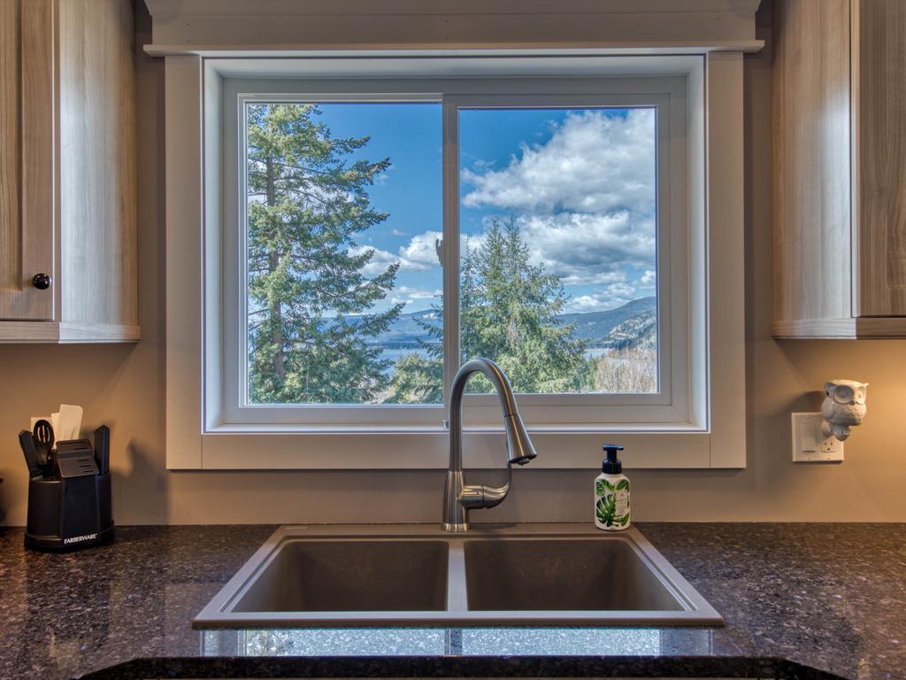 2bdrm.Semi-Lakefront Luxury Blind Bay.   May/June special rates! Sunsets await Vacation Rental in Blind Bay - RedAwning