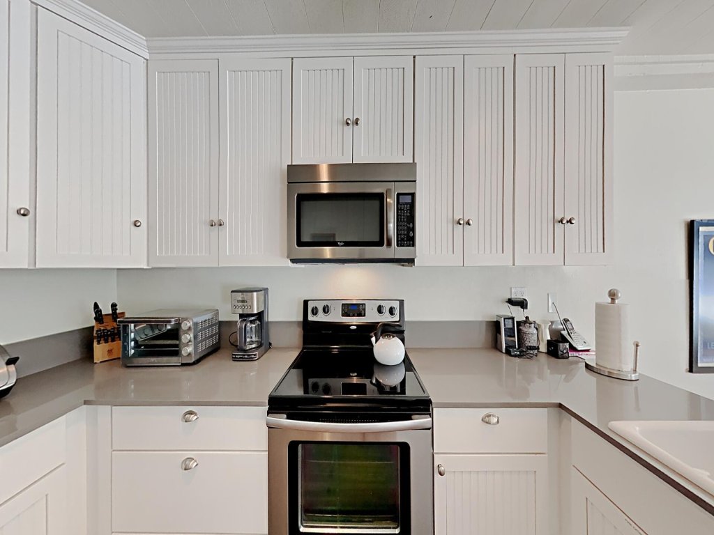 Spacious 2 Bedroom Home with Pool, 3 Hot Tubs, Sauna! (Unit 513 at 1849) Vacation Rental in Mammoth Lakes - RedAwning
