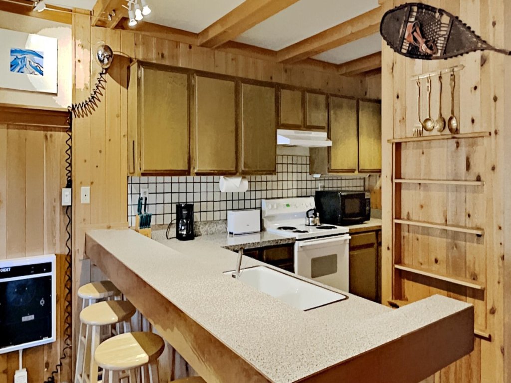 Slopeside 2 Bedroom Condo with 3 Spas! Easy Access to Recreation! (Unit 305 at 1849) Vacation Rental in Mammoth Lakes - RedAwning