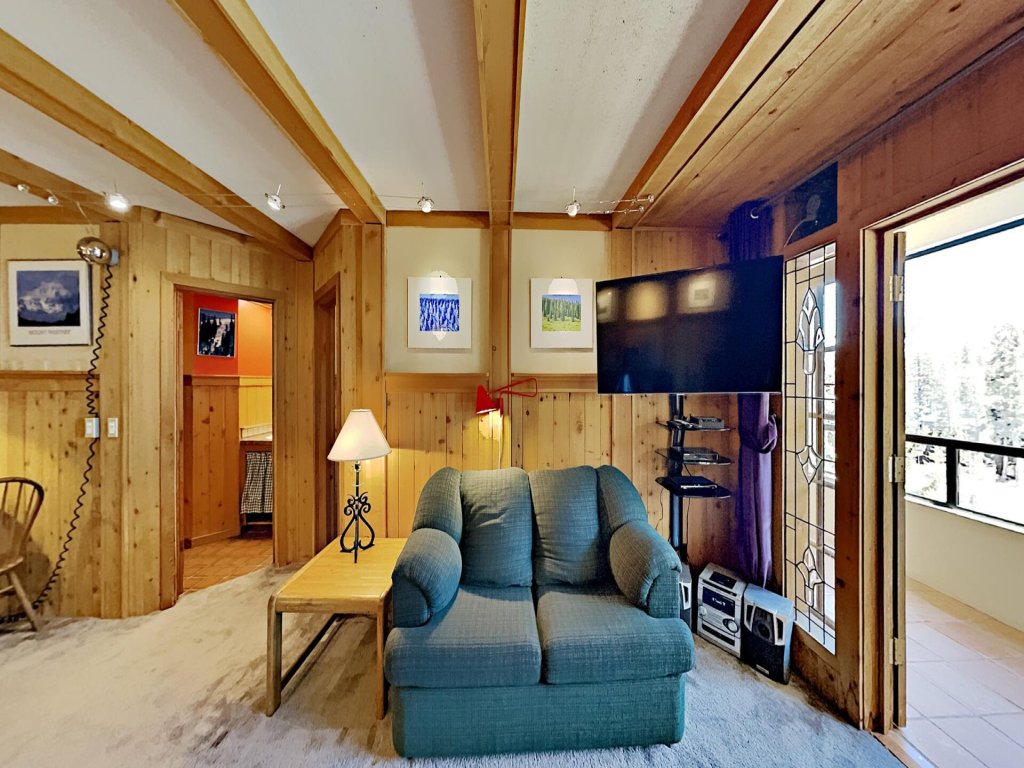 Slopeside 2 Bedroom Condo with 3 Spas! Easy Access to Recreation! (Unit 305 at 1849) Vacation Rental in Mammoth Lakes - RedAwning