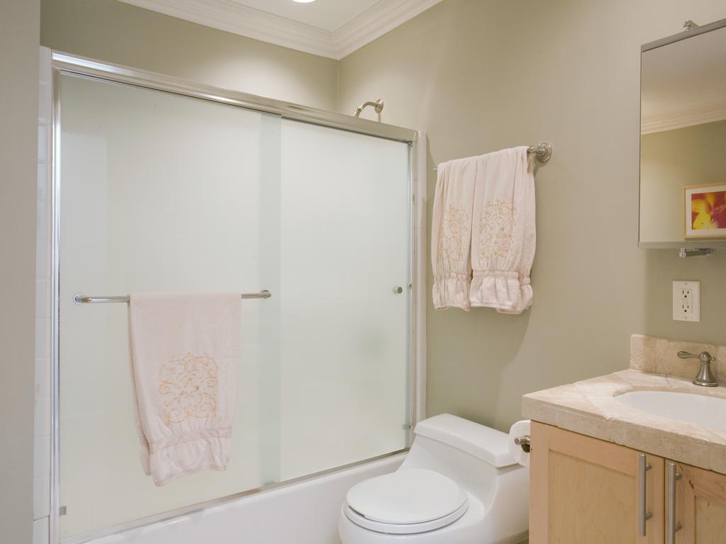 Ground Floor in Venice Near The Beach-Sleeps  4 Vacation Rental in Los Angeles - RedAwning
