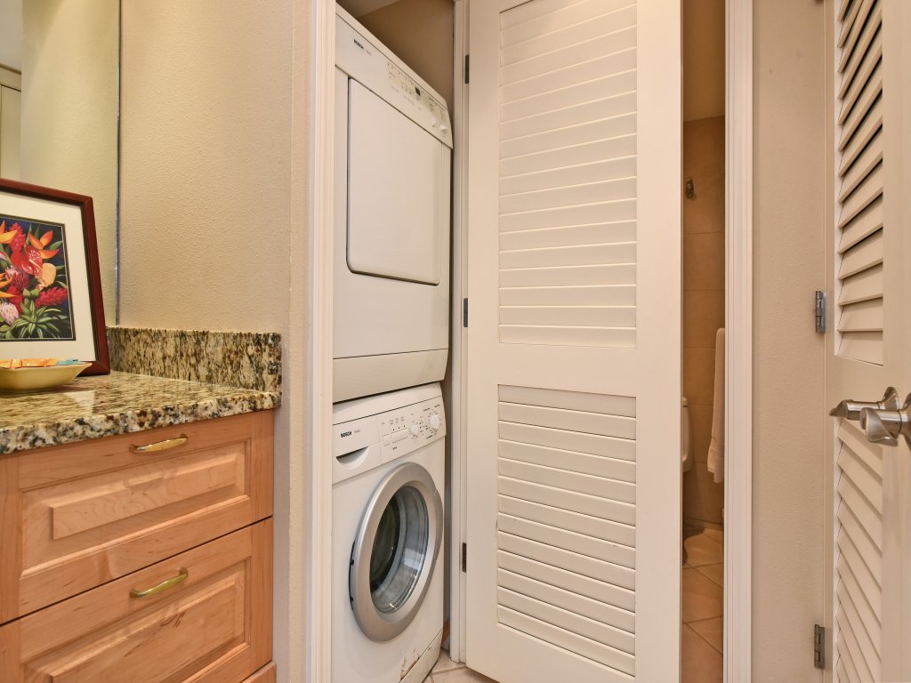 The Mahana #1103 Vacation Rental in Lahaina - RedAwning