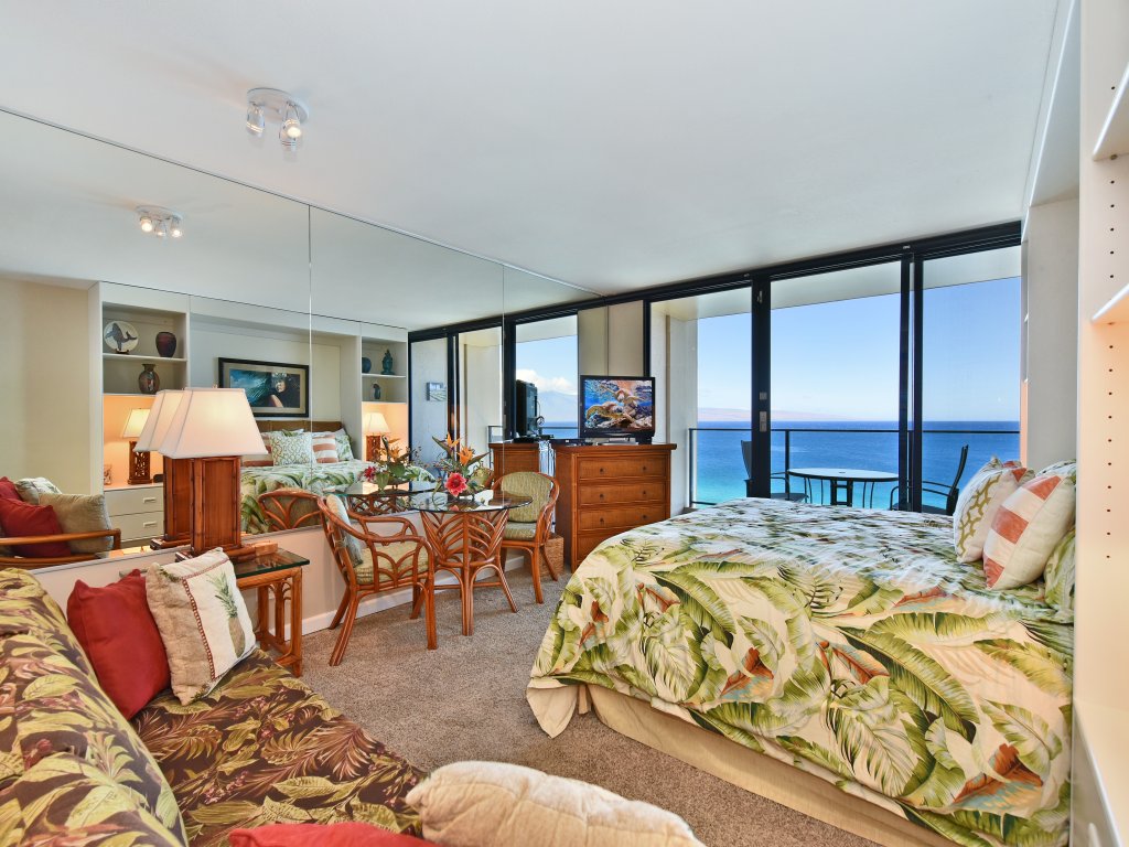 The Mahana #1103 Vacation Rental in Lahaina - RedAwning