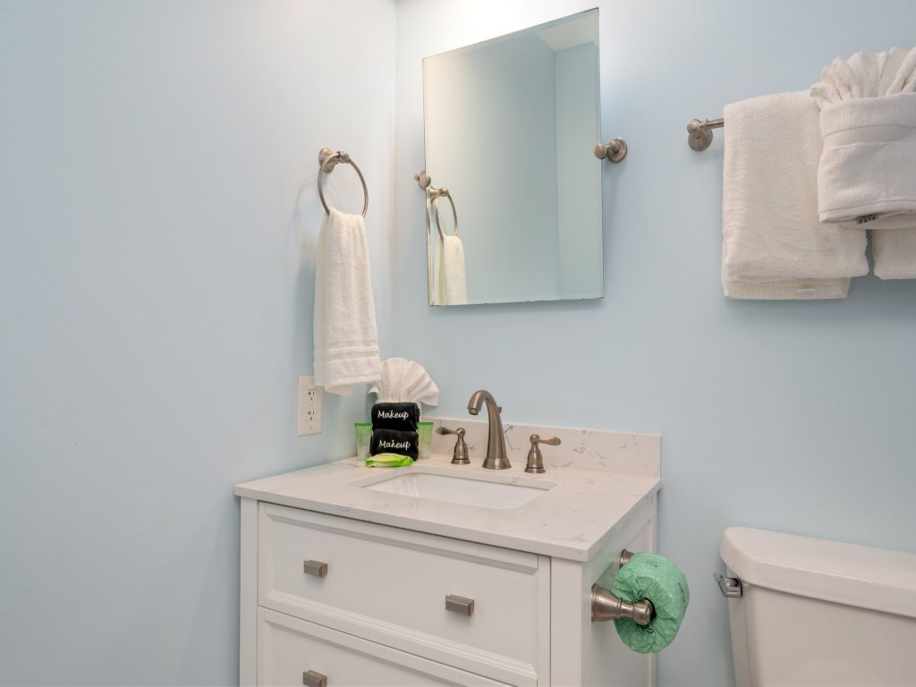Sterling Sands 604  Vacation Rental in Destin - RedAwning