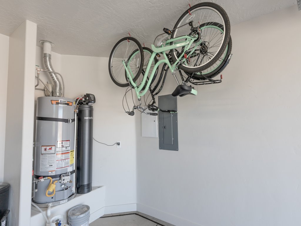 Red Rock Rooftop Vacation Rental in St. George - RedAwning