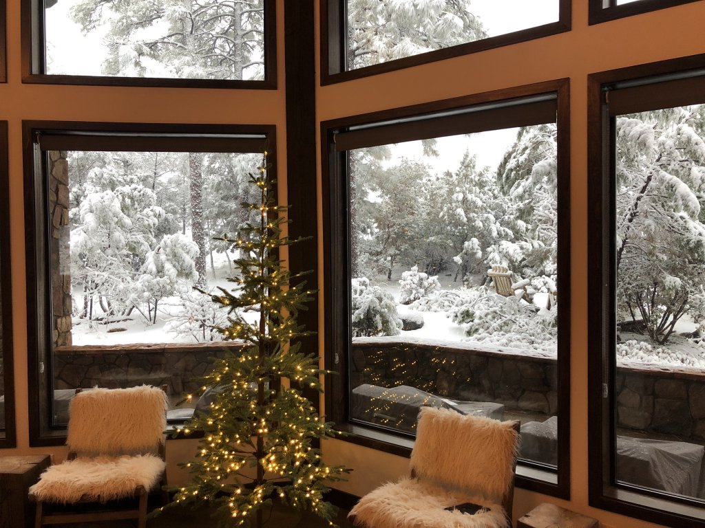 Retreat at Whispering Pines Vacation Rental in Show Low - RedAwning