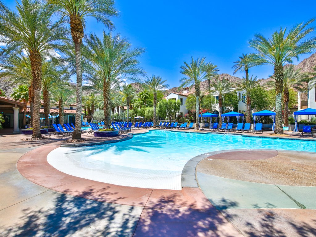 (H90) Newly Remodeled Single Story Townhome near Fountain Vacation Rental in La Quinta - RedAwning