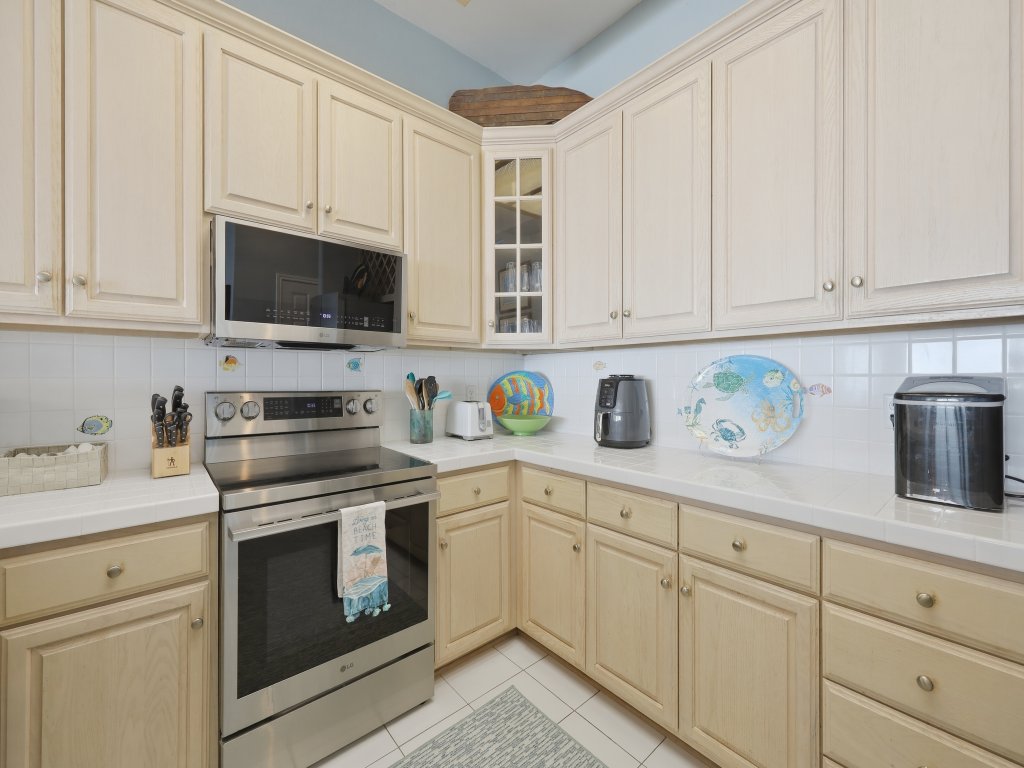 Incredible Views from Oceanfront 3 Bedroom Townhouse Vacation Rental in South Padre Island - RedAwning