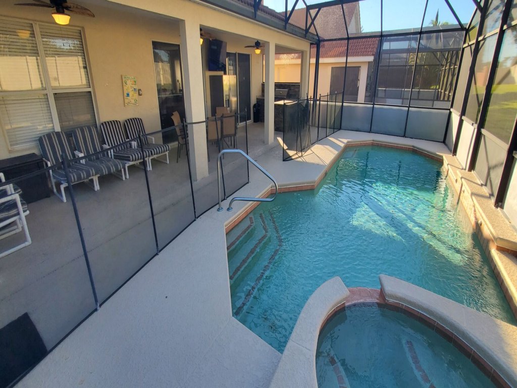 SOL1520SC 6 Bed Solana Holiday Villa Vacation Rental in Davenport - RedAwning