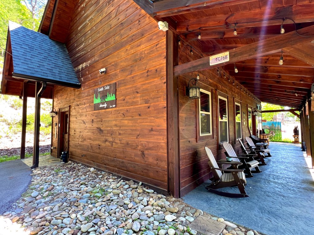 South Side Serenity Vacation Rental in Sevierville - RedAwning