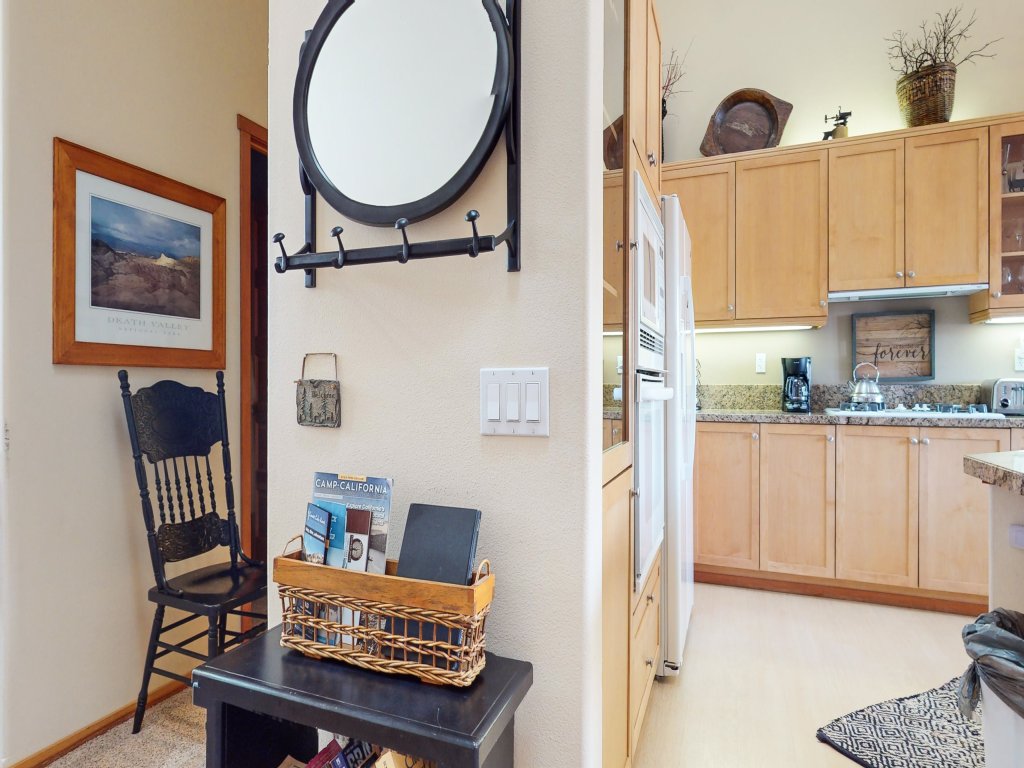 Snowcreek V 997 Panoramic Mountain Views, Pet-Friendly Vacation Rental in Mammoth Lakes - RedAwning