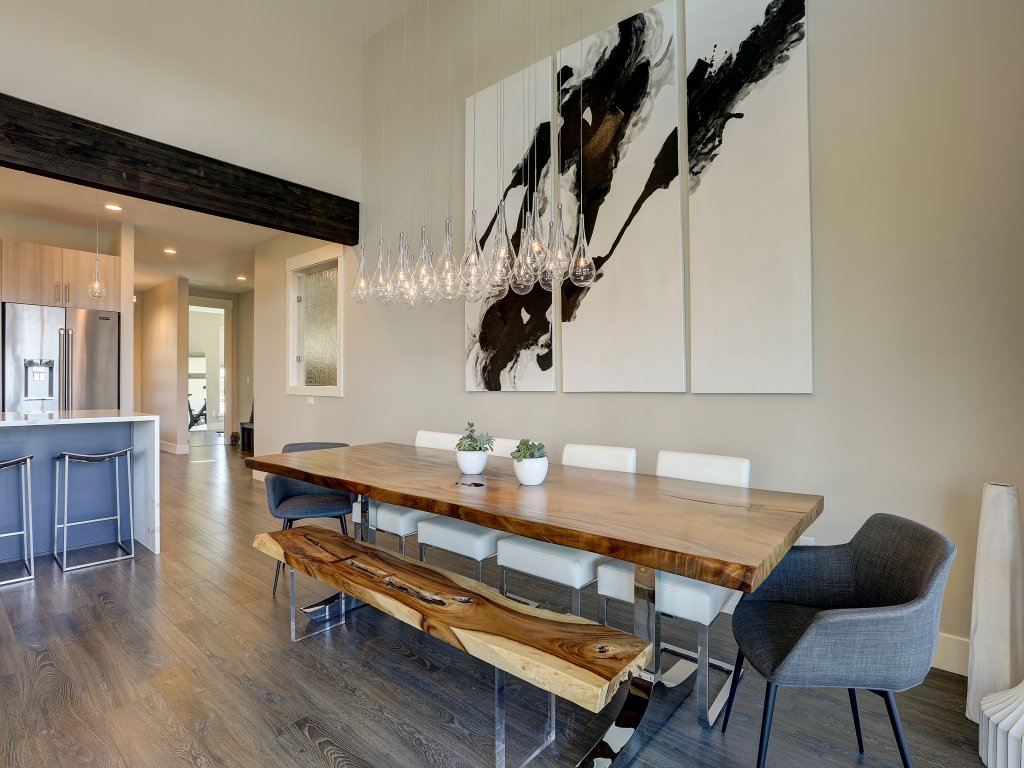 Ruby Peak Spacious & Comfortable Home - 30 day minimum Vacation Rental in Bend - RedAwning