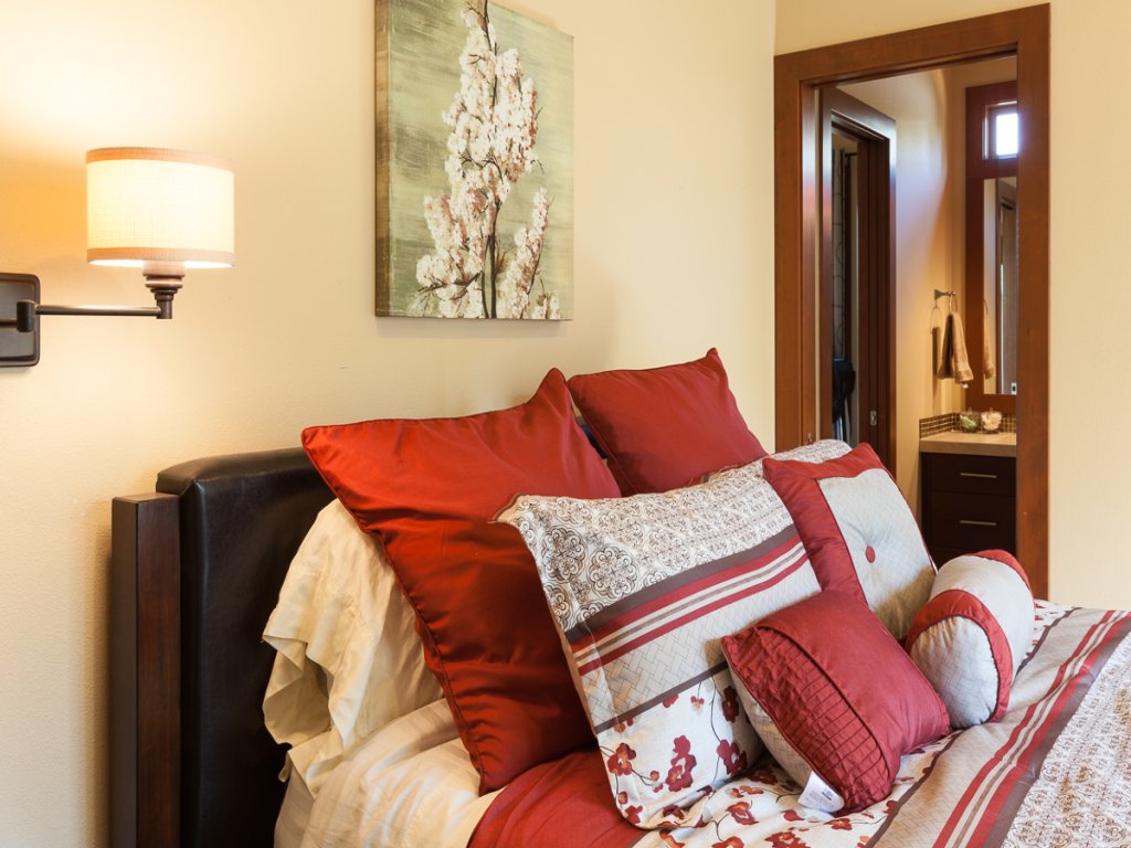 NEW Condo Downwider with Hot Tub, Minutes Away from The Columbia River Gorge Vacation Rental in Hood River - RedAwning