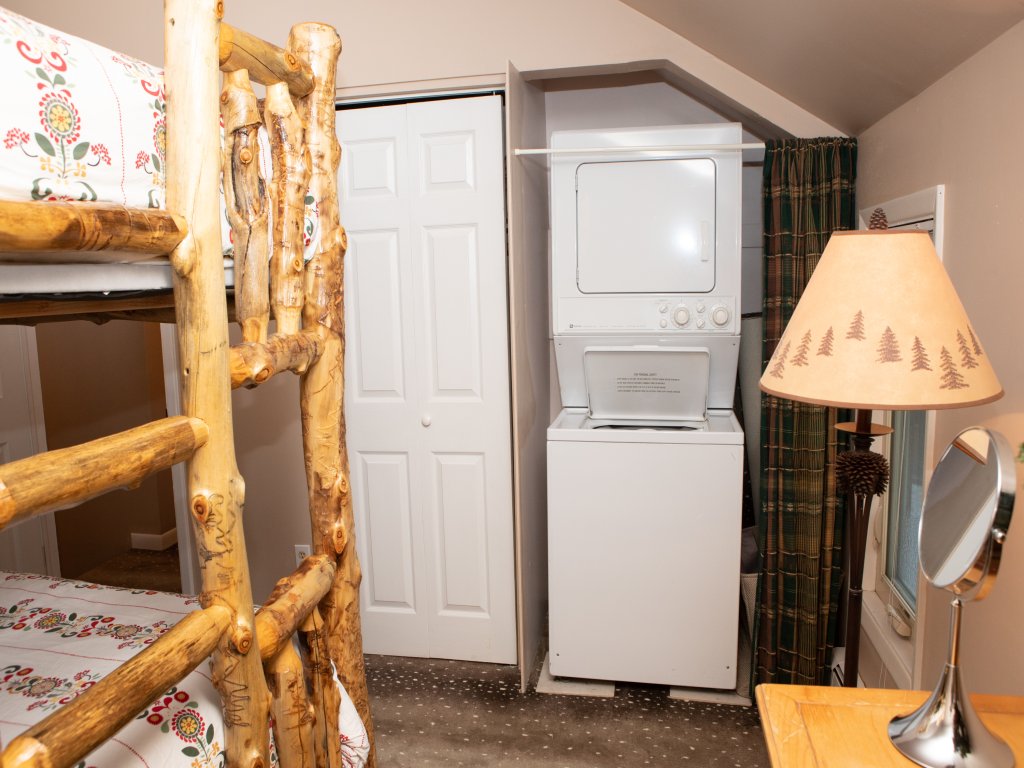2427 Chamonix Lane Vacation Rental in US - RedAwning
