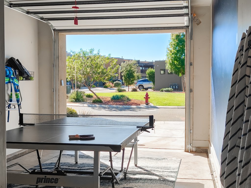 Stargazer – Luxury Condo, Rooftop Views, Private Hot Tub Vacation Rental in St. George - RedAwning