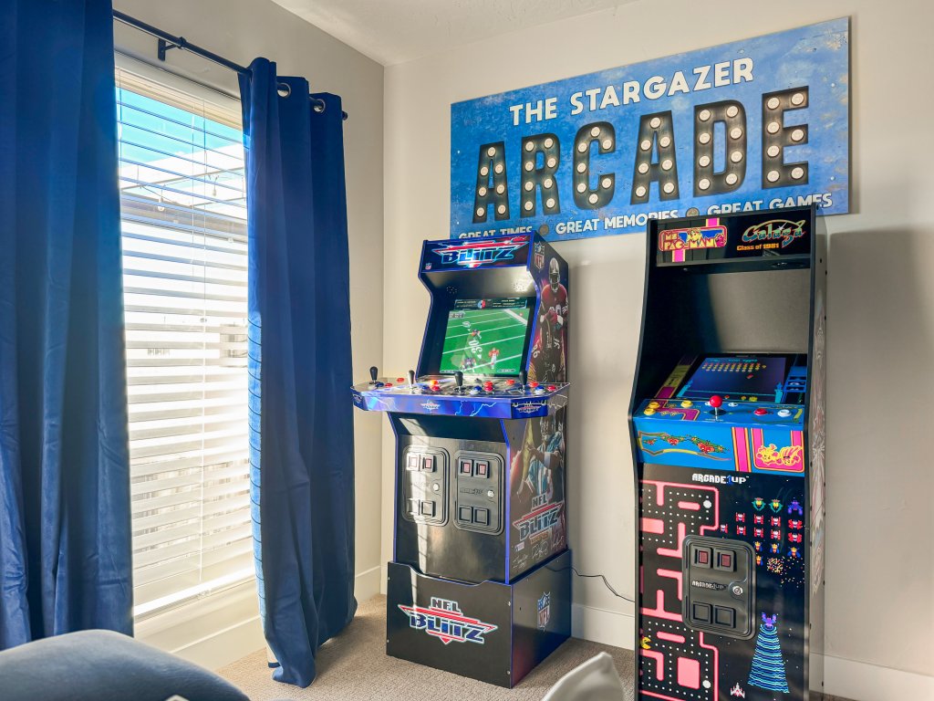 Stargazer – Luxury Condo, Rooftop Views, Private Hot Tub Vacation Rental in St. George - RedAwning