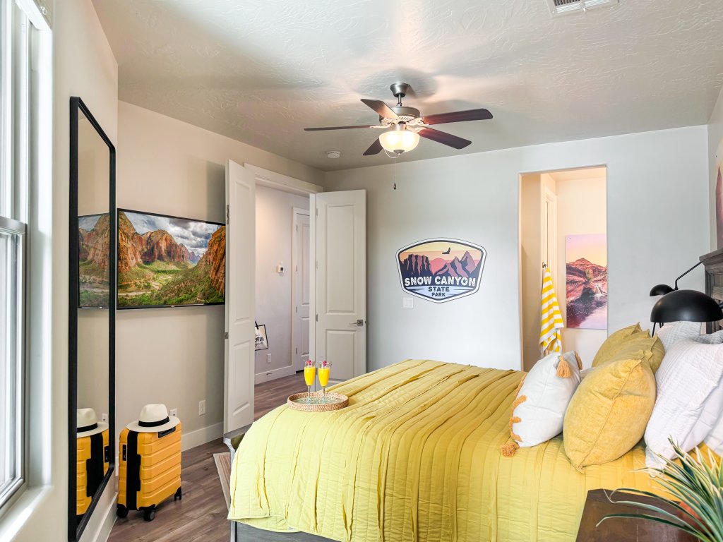 Stargazer – Luxury Condo, Rooftop Views, Private Hot Tub Vacation Rental in St. George - RedAwning
