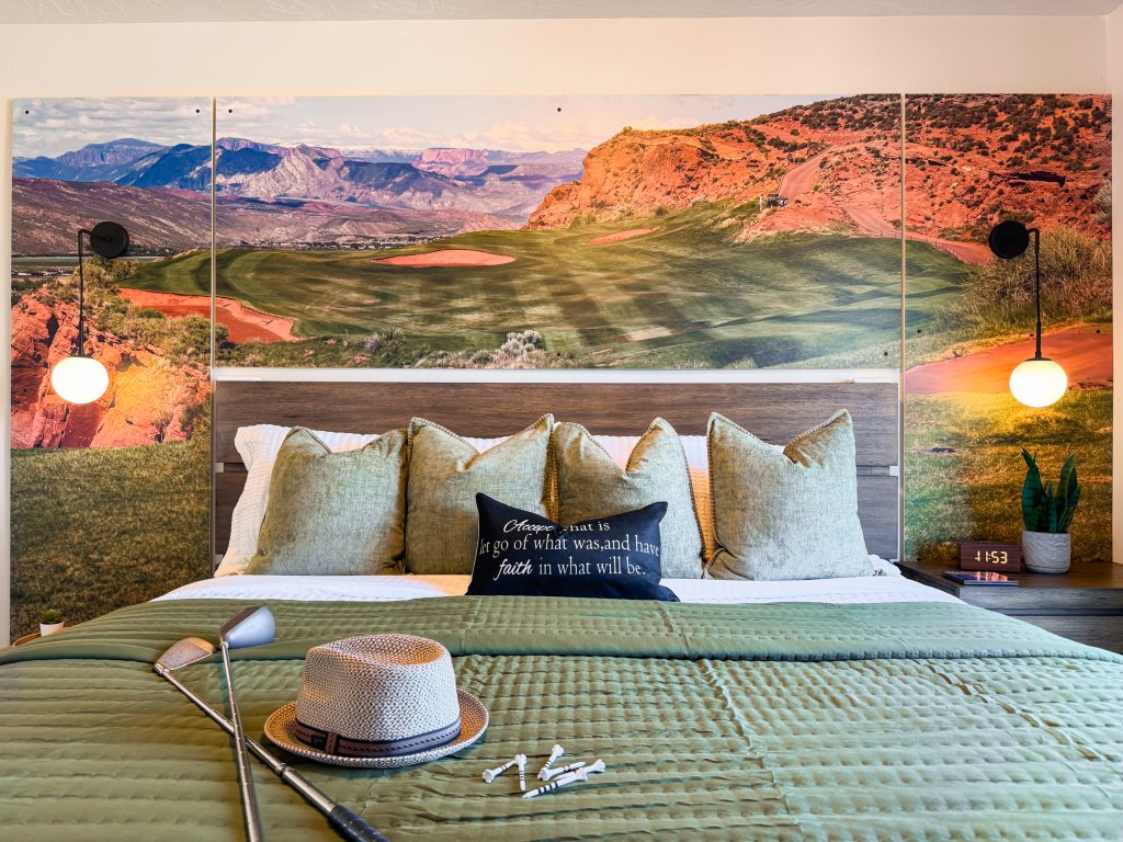 Stargazer – Luxury Condo, Rooftop Views, Private Hot Tub Vacation Rental in St. George - RedAwning