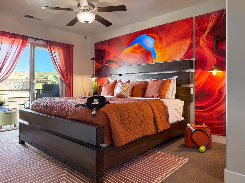 Stargazer – Luxury Condo, Rooftop Views, Private Hot Tub Vacation Rental in St. George - RedAwning