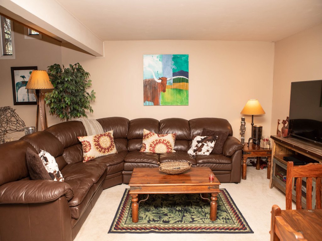 2427 Chamonix Lane 2 Bedroom Vacation Rental in Colorado - RedAwning