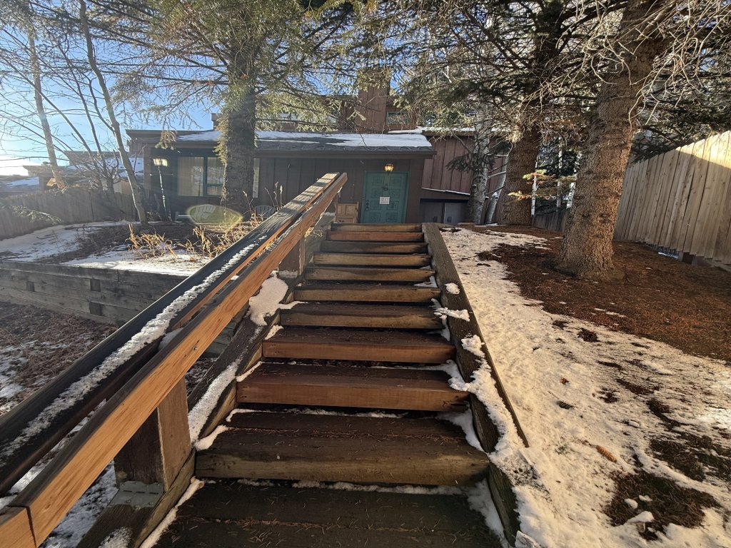2427 Chamonix Lane 2 Bedroom Vacation Rental in Colorado - RedAwning