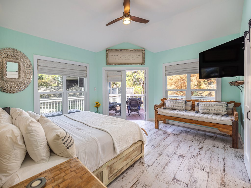 8852 Bay Pine Vacation Rental in Miramar Beach - RedAwning