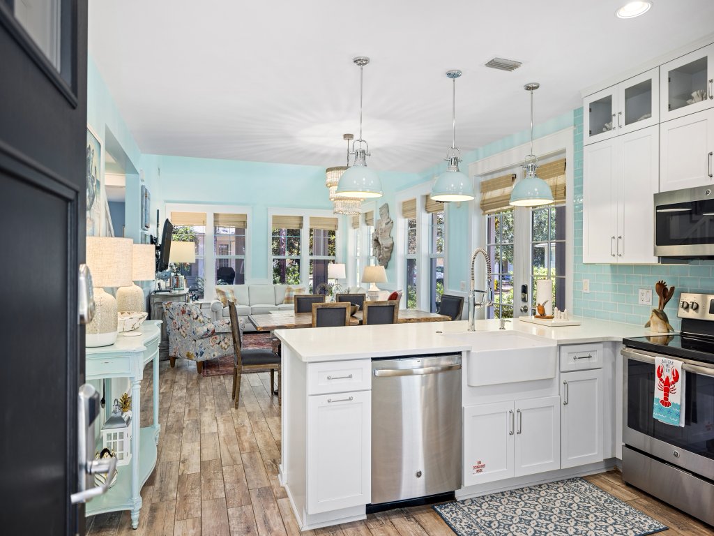 1345 Laurel Grove Vacation Rental in Miramar Beach - RedAwning